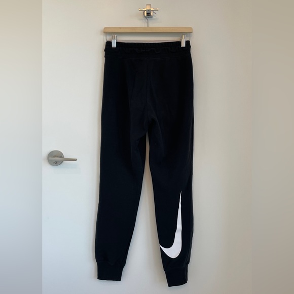 Nike Women’s Fleece Jogger, Small - Picture 2 of 3